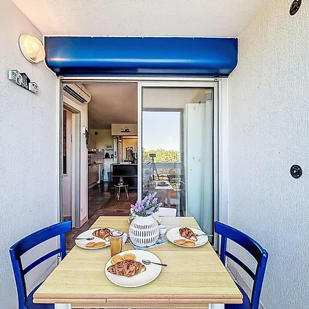 L'equateur-4 By Interhome
