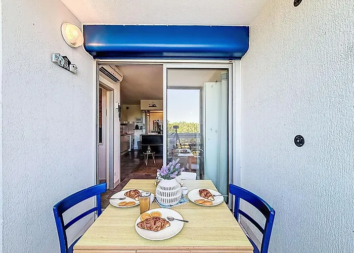 L'equateur-4 By Interhome